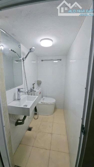 CẦN BÁN GẤP NHÀ PHỐ LÃN ÔNG CHỈ 25M GIÁ NHỈNH 5 TỶ CÓ NGAY HỘ KHẨU HOÀN KIẾM TIỆN ÍCH ĐỈNH - 2