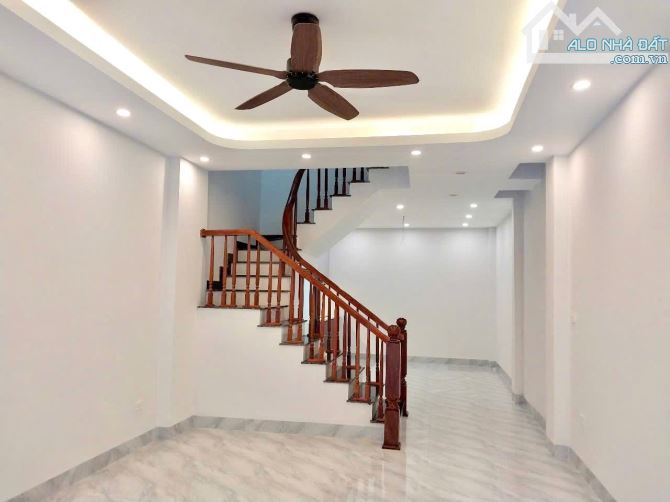 Bán nhà mới đẹp 40m2 x 5 tầng, 10m ra ô tô tránh, nội thất siêu lung linh - 2