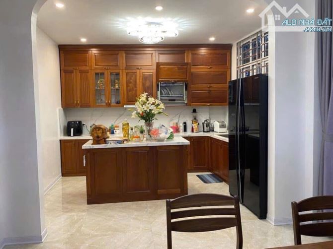 Thái Thịnh lõi Đống Đa nhà dân xây full nội thất sịn mặt tiền rộng thoáng sáng - 2