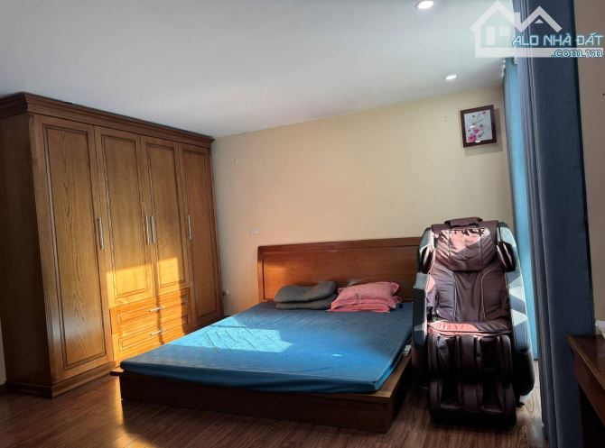 Bán nhà dân xây chắc chắn mặt ngõ ô tô tránh, đỗ cửa, vào nhà, lô góc hiếm đẹp - 2