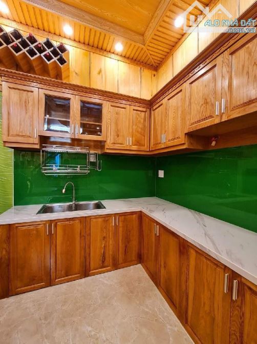 Bán nhà cực đẹp,toàn bộ ốp gỗ, 44m2 (4x11), 2 tầng, tặng toàn bộ nội thất, giá nhỉnh 5 Tỷ - 3