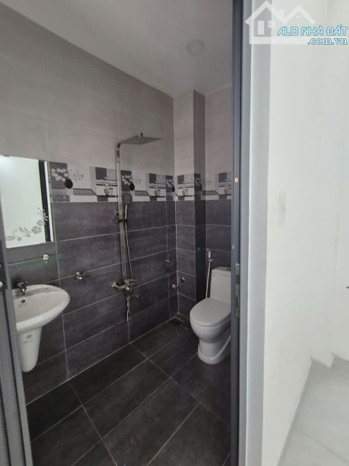 Bán Nhà Quận Bình Tân - Khu Đồng Bộ 4 Tầng - DTSD 224M² - Ôtô Ngủ Nhà - 6 Phòng Ngủ - 3