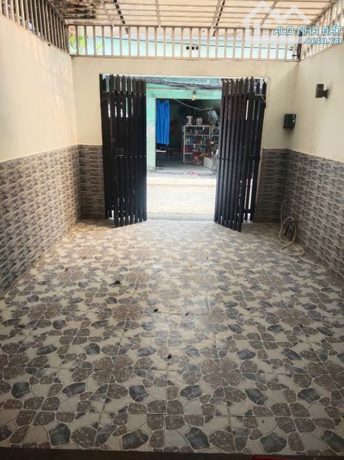 Cho thuê nhà mặt tiền, tiện ở + kd, gần chợ Hiệp Bình. 1 trệt 2 lầu, 3pn 4wc - 3
