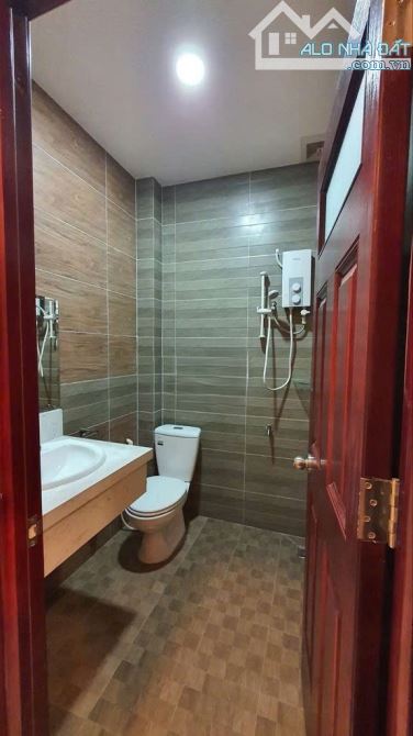 NHÀ ĐẸP LÝ CHÍNH THẮNG Q3, PHÒNG ỐC RỘNG RÃI, NỘI THẤT CAO CẤP GIÁ THUÊ 16TR - 3