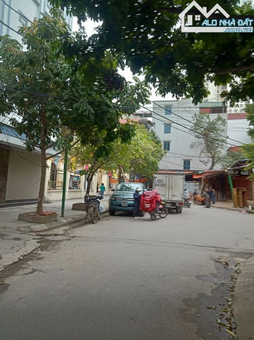 BÁN NHÀ 2 TẦNG VỊ TRÍ ĐẸP NHẤT MẶT PHỐ MẬU LƯƠNG, KIẾN HƯNG HÀ ĐÔNG, DT 60 18,5 tỷ - 3