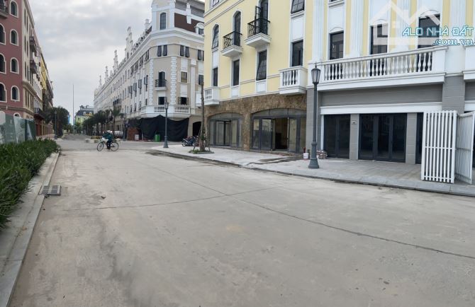 Bán khách sạn 5* trung tâm Bãi Cháy- Hạ Long, 32 phòng, đi bộ 2p ra bãi tắm, cạnh công vi - 3