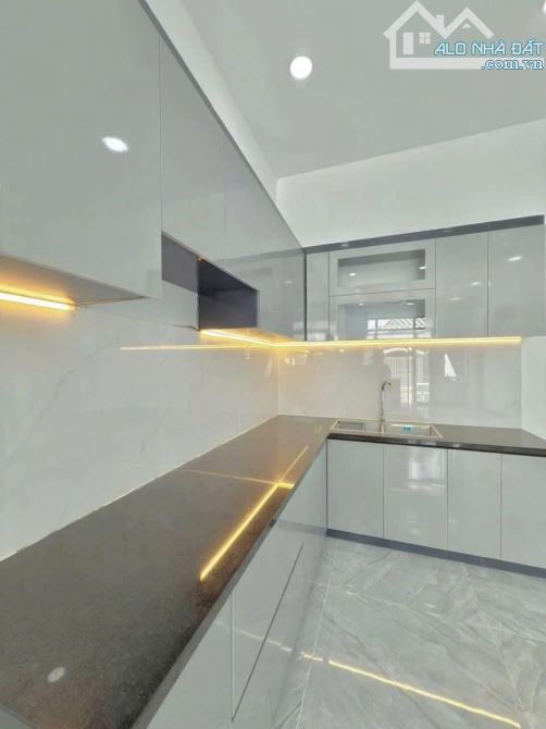 Sở hữu nhà đẹp, sổ riêng thổ cư chỉ với 300tr. Gần KCN Thạnh Phú - 3