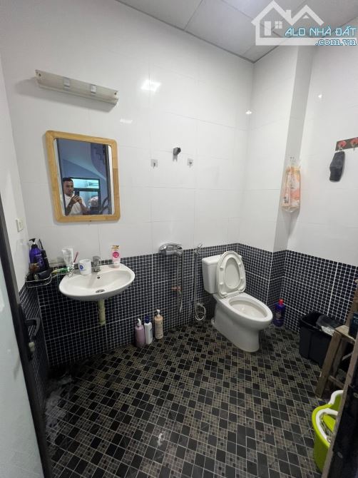 BÁN NHÀ PHỐ TRUNG KÍNH 42m2 20ty KINH DOANH - OTO TRÁNH - TIỆN ÍCH KHÔNG ĐẾM XUỂ - 3