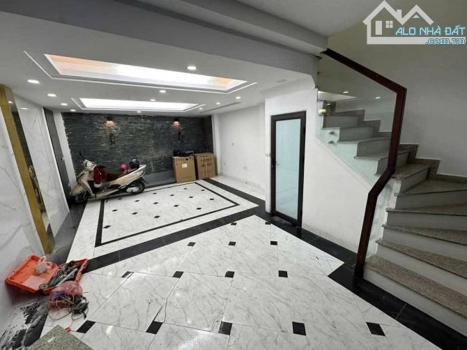 10m ra ngõ 211 Khương Trung,CCMN dòng tiền, 9 căn,thu 45 tr/tháng sổ 43m2. Giá 10.7 tỷ - 3