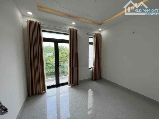Hẻm 8m 341/7a Lạc Long Quân 4x18m 3L 15 triệu - 3
