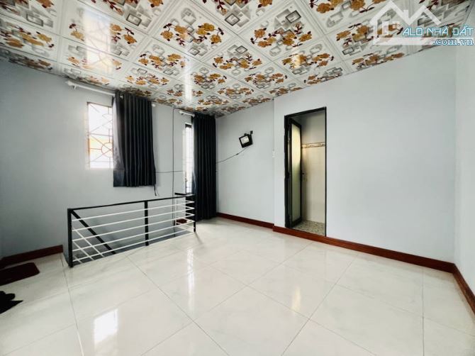 TRUNG TÂM QUẬN TÂN PHÚ NGAY TÂN SƠN NHÌ - 37M2 - NGANG 4,5 - 2 TẦNG - CHỈ 3.X TỶ - 3