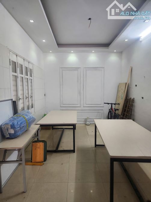 BÁN NHÀ KHU PHÂN LÔ ĐẦM TRẤU  - Ô TÔ TRÁNH , LÔ GÓC - VỈA HÈ ĐÁ BÓNG - CHÀO GIÁ 24.5 TỶ . - 3