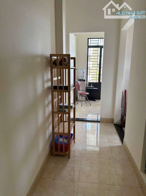 Hải Châu _ Kiệt ô tô _ Nhà 3 tầng kiên cố _ Vị trí nhiều tiện ích. Giảm chào 100tr. - 3