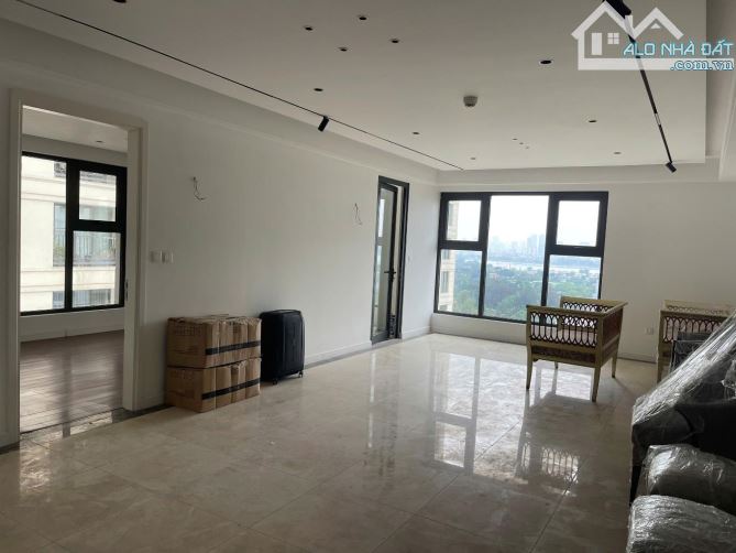 Bán căn 3 ngủ cao cấp view Hồ Tây tại D
