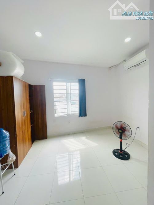 BÁN NHÀ RẺ Q3 5 TẦNG 10 PHÒNG 95M2 NGANG 6M 7 TỶ9 - 4