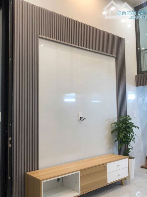 Giá rẻ bất ngờ, chỉ 1 tỷ 280 sở hữu nhà 2 tầng ở 229 Miếu Hai Xã 40m2 - 4