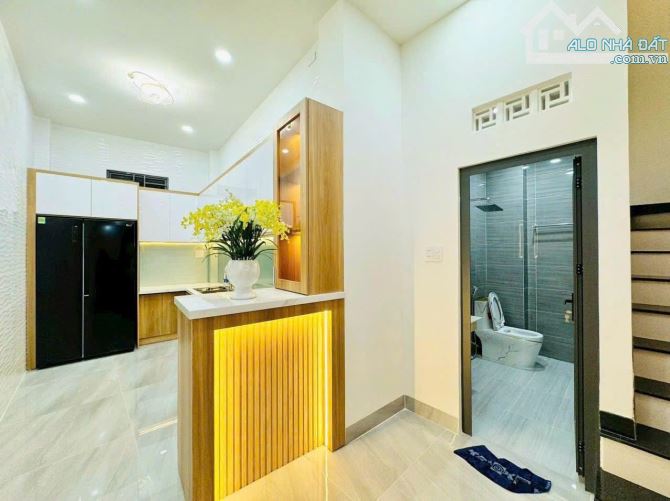 Chính chủ cần bán gấp nhà Hương Giang, Quận 10. Giá: 3 Tỷ 290 / 55m2, hẻm 6m thông - 4