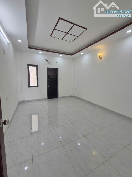 Bán Nhà Quận Bình Tân - Khu Đồng Bộ 4 Tầng - DTSD 224M² - Ôtô Ngủ Nhà - 6 Phòng Ngủ - 4