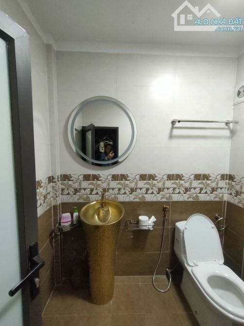 BÁN NHÀ PHÂN LÔ - PHỐ NGUYỄN CHÍ THANH - Ô TÔ TRÁNH - NGÕ THÔNG - Chào giá 18 tỷ. - 4