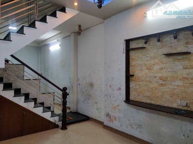 BÁN NHÀ BÙI ĐÌNH TÚY -  DIỆN TÍCH 50M2 - 3 TẦNG - GIÁ 5.2 tỷ - 4