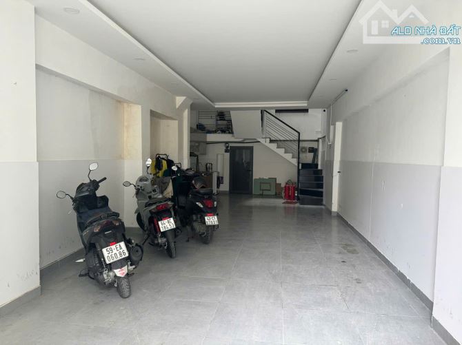 BÁN NHÀ HẺM 6 MÉT Ô TÔ NGUYỄN THỊ THẬP, QUẬN 7 – 90m2 – 3 TẦNG –5PN-5WC  - 9 TỶ 8 - 4