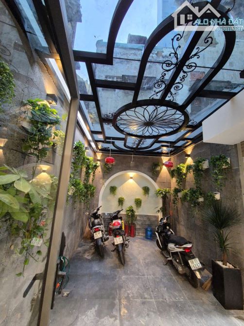 BÁN TÒA NHÀ CHDV CAO CẤP LÊ THÁNH TÔN – NGAY CHỢ BẾN THÀNH-GA METRO SỐ 1 CHỈ 28,8 TỶ - 4