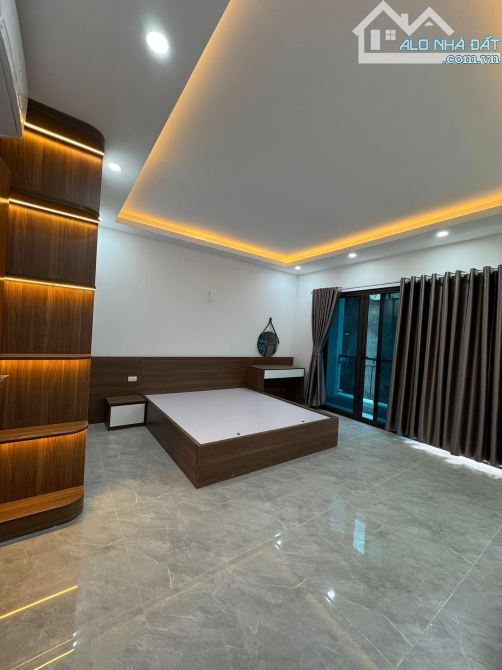 Bán nhà phố Kim Giang, Hoàng Mai, nhà xây mới, ô tô 7 chỗ ngủ trong nhà, mặt tiền khủng - 4