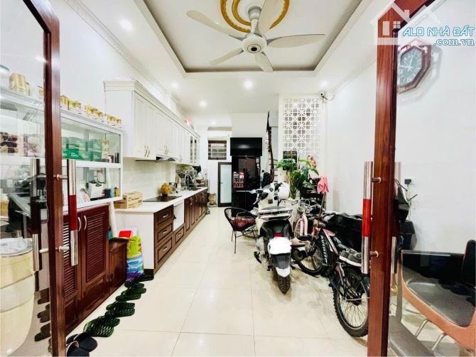 🔥CHỈ 80M RA Ô TÔ ! NHÀ LẠC LONG QUÂN 5 TẦNG – 2 MẶT THOÁNG – Ở NGAY, SỔ ĐỎ TRAO TAY ! - 4