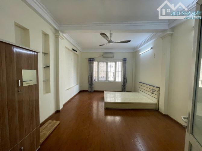 nhà riêng ngõ phố  hoàng mai gần chợ hoàng mai dt40m2x5t giá 12tr - 5
