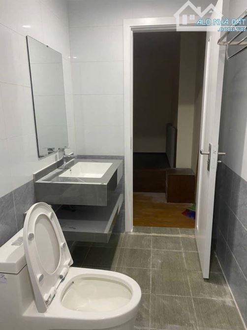 Bán CC 60B Nguyễn Huy Tưởng, 97m, tầng 18, 3 ngủ, 3 bancong, đủ nội thất, giá 7 tỷ 9 - 5