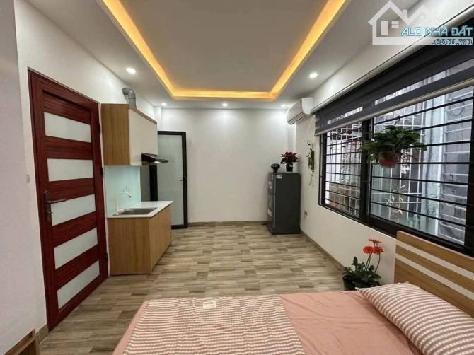 10m ra ngõ 211 Khương Trung,CCMN dòng tiền, 9 căn,thu 45 tr/tháng sổ 43m2. Giá 10.7 tỷ - 5