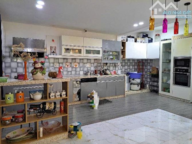Giảm 3 Tỷ Biệt Thự Cao Cấp Nguyễn Thị Thập,Tân Phú,Quận 7,Ngang 8m Mặt Tiền – Sân Vườn, - 5