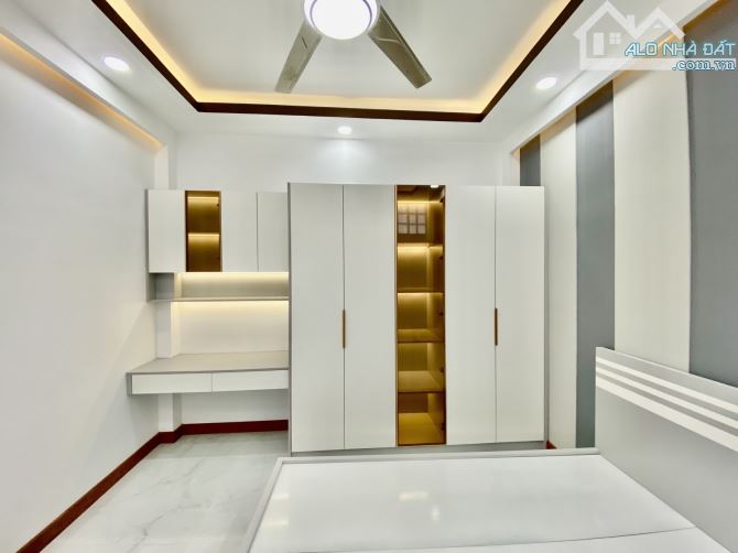 Ngô Gia Tự. Q10. Hẻm gần 4m thông. 3 tầng mới tinh. 4Pn. 3wc. Chỉ 8.2 tỷ. - 6