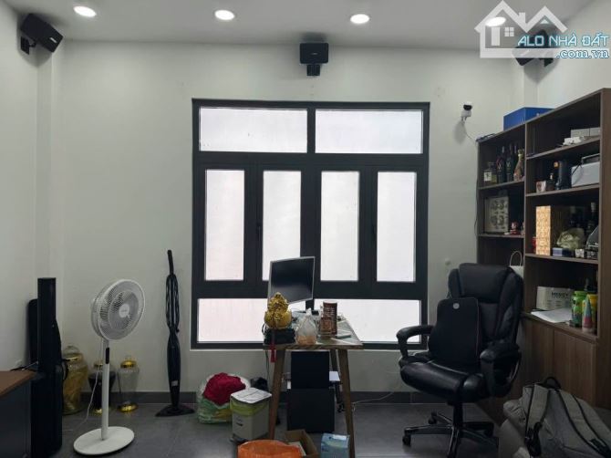 BÁN NHÀ HẺM 400 NGUYỄN VĂN NGHI, P1, GÒ VẤP – 30M² – 3 TẦNG – 3 MẶT THOÁNG – 3.2 TỶ - 6