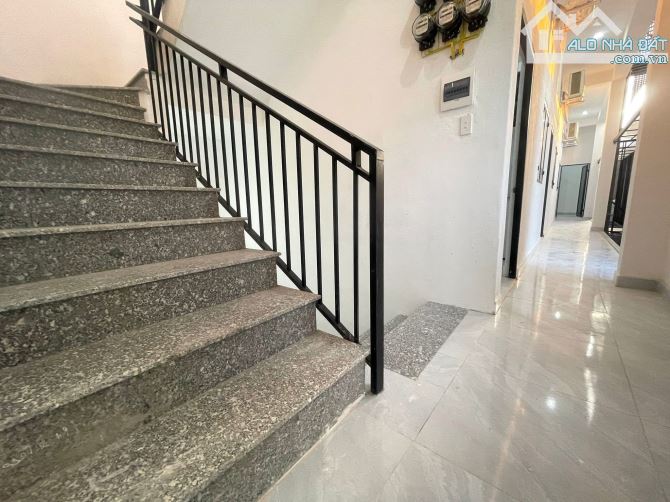 Bán dãy trọ cao cấp 3 tầng kiệt 408 Hoàng Diệu DT 120m có 17p doanh thu 50tr - 6