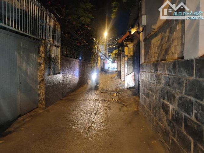 BÁN NHÀ BÙI ĐÌNH TÚY -  DIỆN TÍCH 50M2 - 3 TẦNG - GIÁ 5.2 tỷ - 7