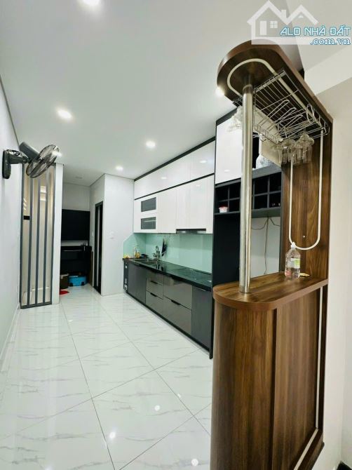 Nhà siêu đẹp HXH 7m ,gân UBND , KDC biệt lập đường Nguyễn Văn Khối ,dt 63 m2 giá 9 tỷ nhỉ - 7