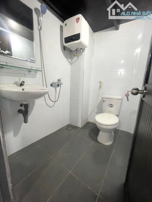 Bán dãy trọ cao cấp 3 tầng kiệt 408 Hoàng Diệu DT 120m có 17p doanh thu 50tr - 9