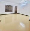Cho thuê nhà nguyên căn 3 tầng đường núi thành- đoạn nhiều cửa hàng showroom, văn phòng.