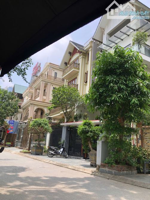 BIỆT THỰ KĐT VĨNH HOÀNG, VIEW MẶT HỒ LỘNG GIÓ, 220M2, MT 12M, 5TẦNG, VỈA HÈ KINH DOANH VIP