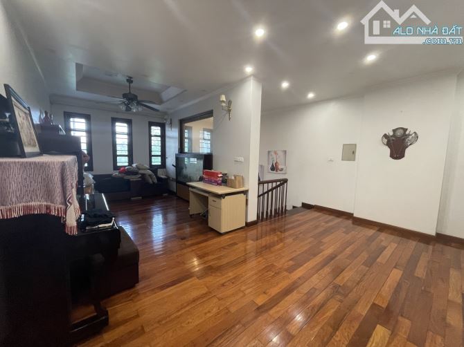 BÁN GẤP BT VĂN QUÁN 240M2 4 TẦNG LÔ GÓC-SÁT HỒ VĂN QUÁN CHỈ 55 TỶ