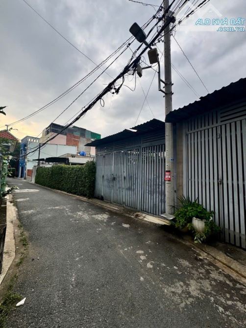 nhà c4 đ.TÔ KÝ - p.TCH, NGANG 5x18, hẻm oto 1/, 4 tỷ 6 TL