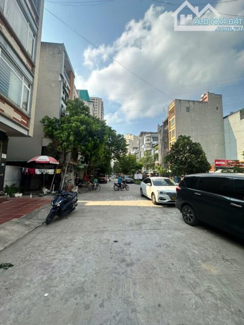 B.ÁN NHÀ 5 TẦNG DV VĂN KHÊ - MẶT TRỤC CHÍNH THÔNG TỪ TỐ HỮU RA NGÔ QUYỀN - KINH DOANH TỐT