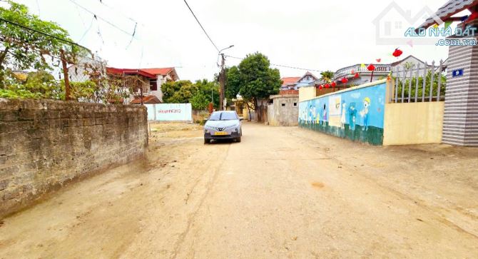 LÔ GÓC, 111,8M2 CẠNH NHÀ VH THÔN; GIÁ NHỈNH 2 TỶ