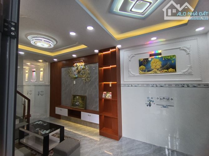 PHAN ĐĂNG LƯU - GẦN MẶT TIỀN - HẺM NHỰA XE HƠI - 81M2 - 3PN - CHỈ 5.X TỶ