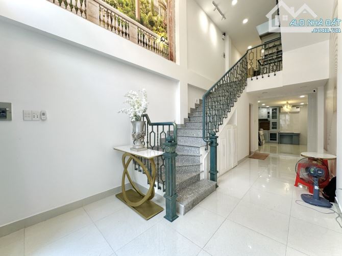 Bán nhà đẹp 5 tầng hẻm xe hơi 2 căn ra mặt tiền Trần Khác Chân Q1, nhỉnh 13 tỷ