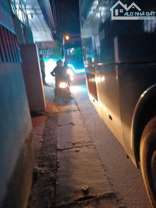 Cho thuê nhà ở khu Phùng Khoang,DT 30m2 5T .Giá 11tr/th