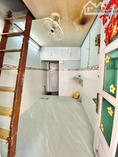 Bán nhà 3 tầng đường Trần Văn Quang Tân Bình chỉ 1,2 tỷ