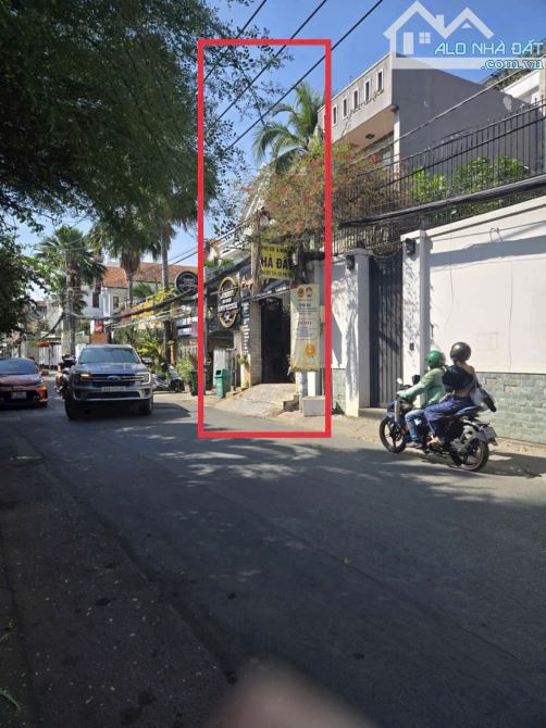 Bán nhà MT đường số 47 khu Thảo Điền Quận 2.