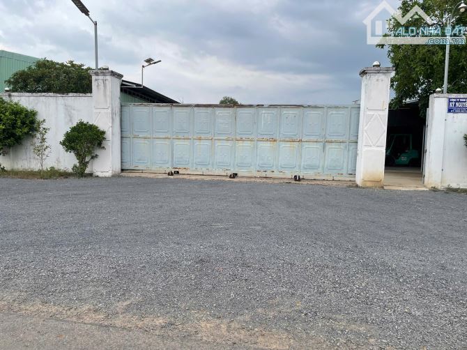 Bán 2.000m2 sẵn 500m tc - 34m mặt tiền nhựa Nguyễ Huệ - cách Ql55 -600m